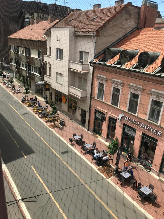 Апартаменти Dom Square-Centrum-Free Parking Сегед Екстер'єр фото