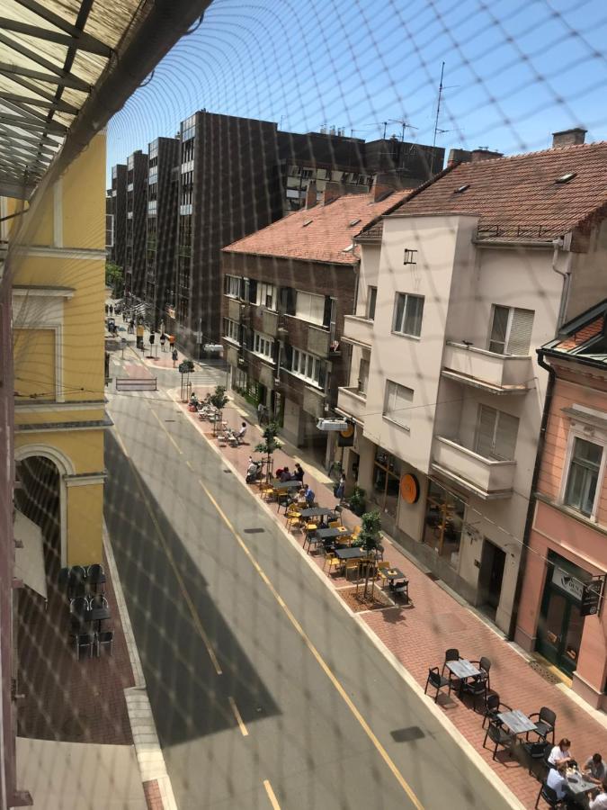 Апартаменти Dom Square-Centrum-Free Parking Сегед Екстер'єр фото
