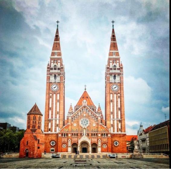 Апартаменти Dom Square-Centrum-Free Parking Сегед Екстер'єр фото